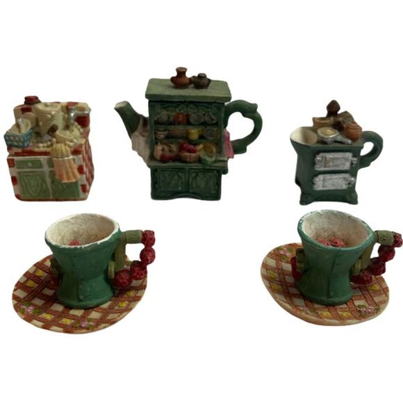 Vintage 7PC Dollhouse Ceramic Kitchen Accessories Cup & Saucer Tea Pot - Picture 1 of 10